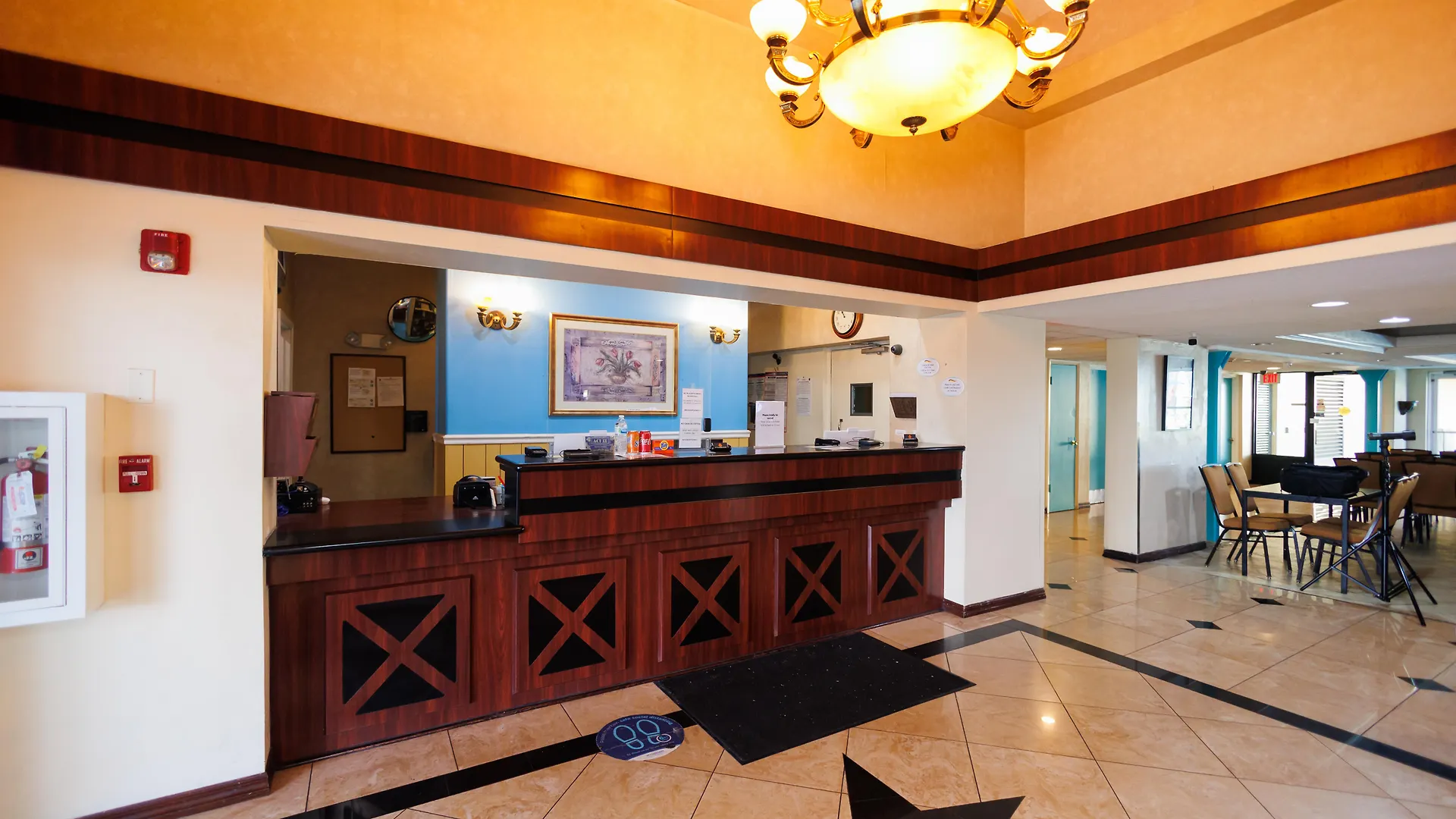 Garnet Inn & Suites Orlando Hotel