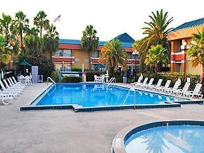 Hotel Garnet Inn & Suites Orlando