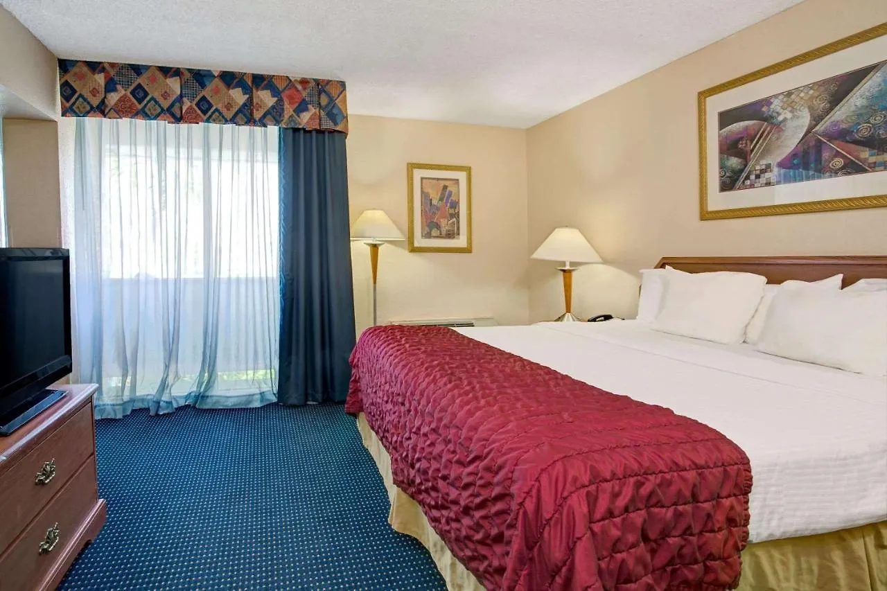 Garnet Inn & Suites Orlando 3*,