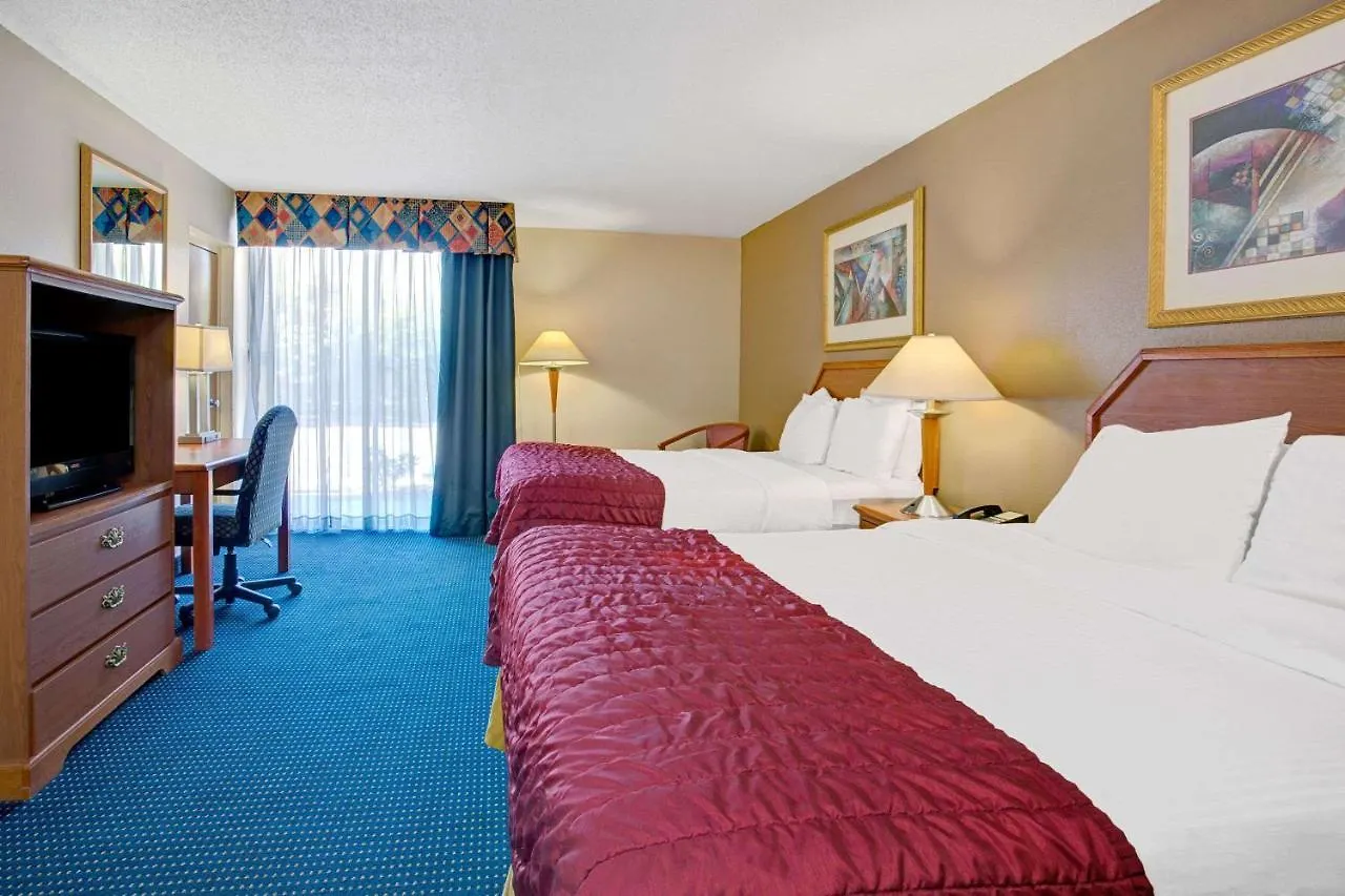 Garnet Inn & Suites Orlando Hotel
