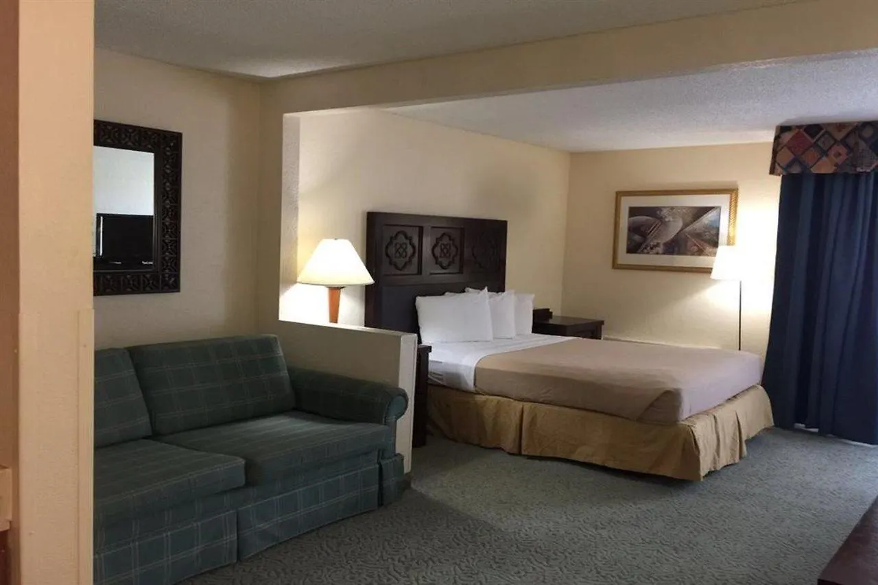 Garnet Inn & Suites Orlando 3*,