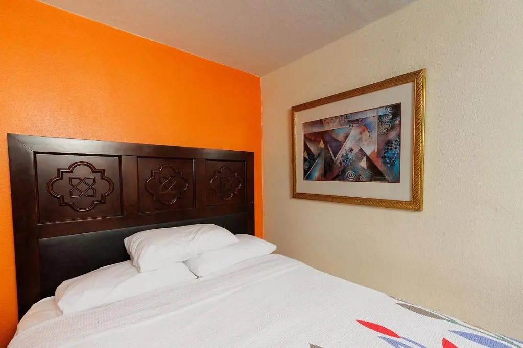 Garnet Inn & Suites Orlando