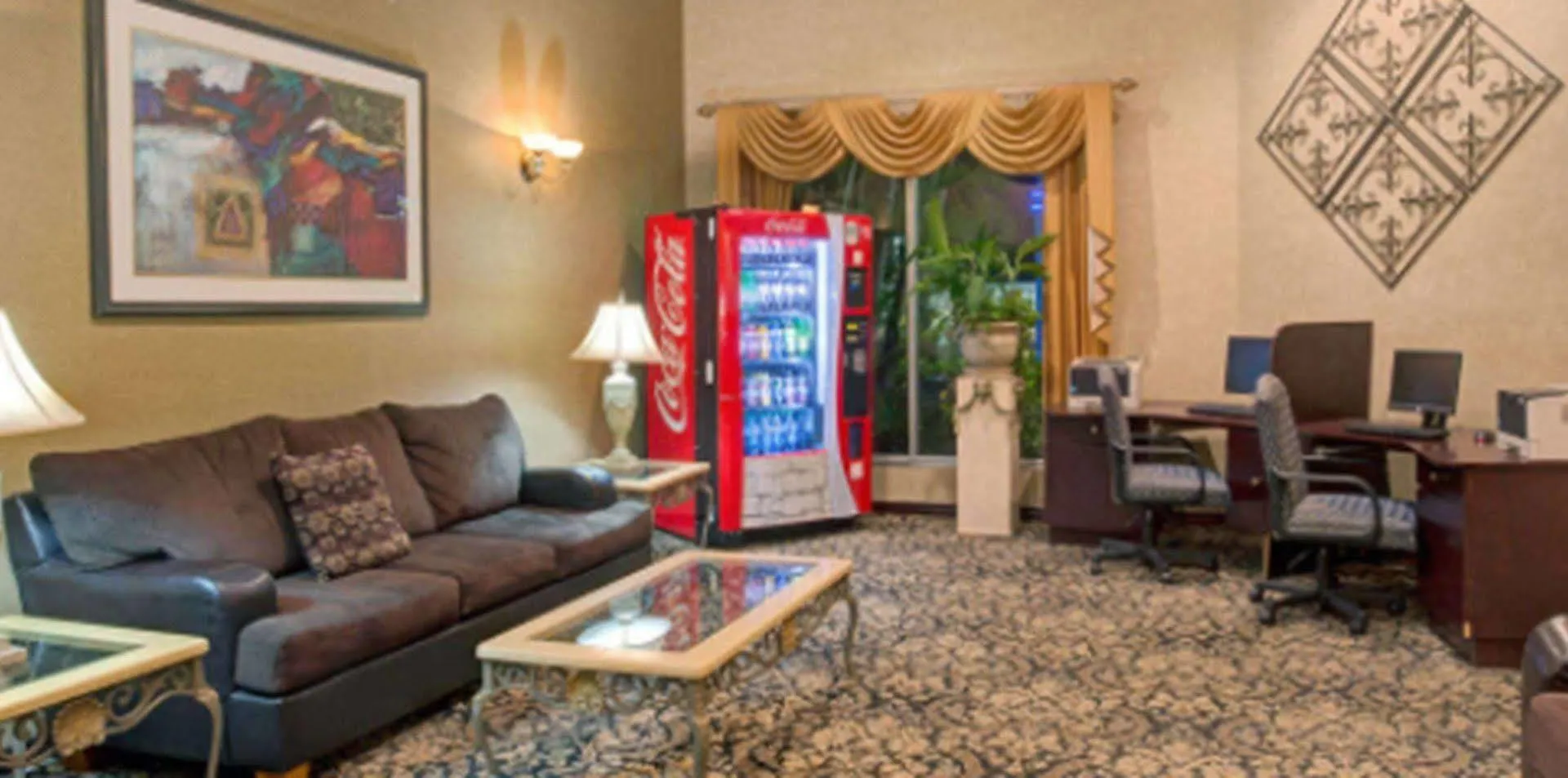 Garnet Inn & Suites Orlando Hotel