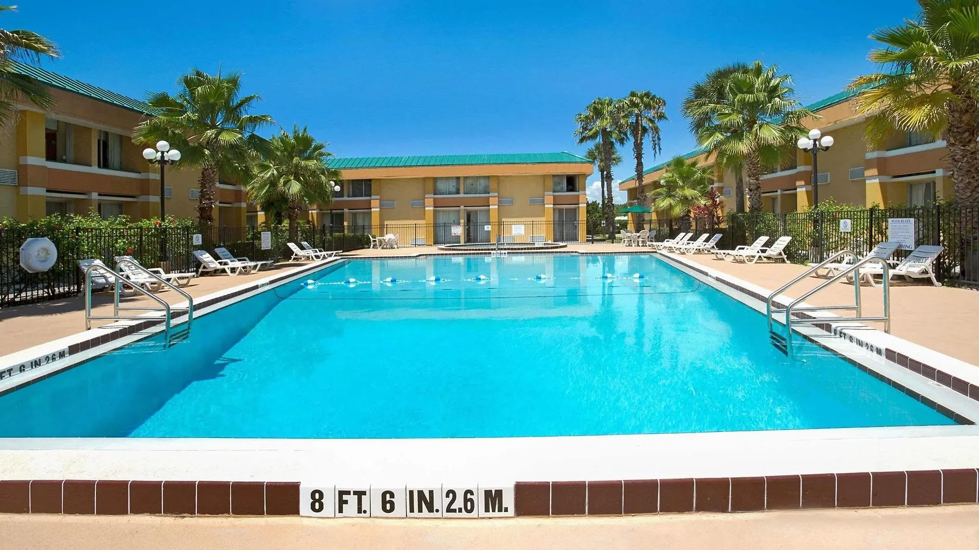 Garnet Inn & Suites Orlando
