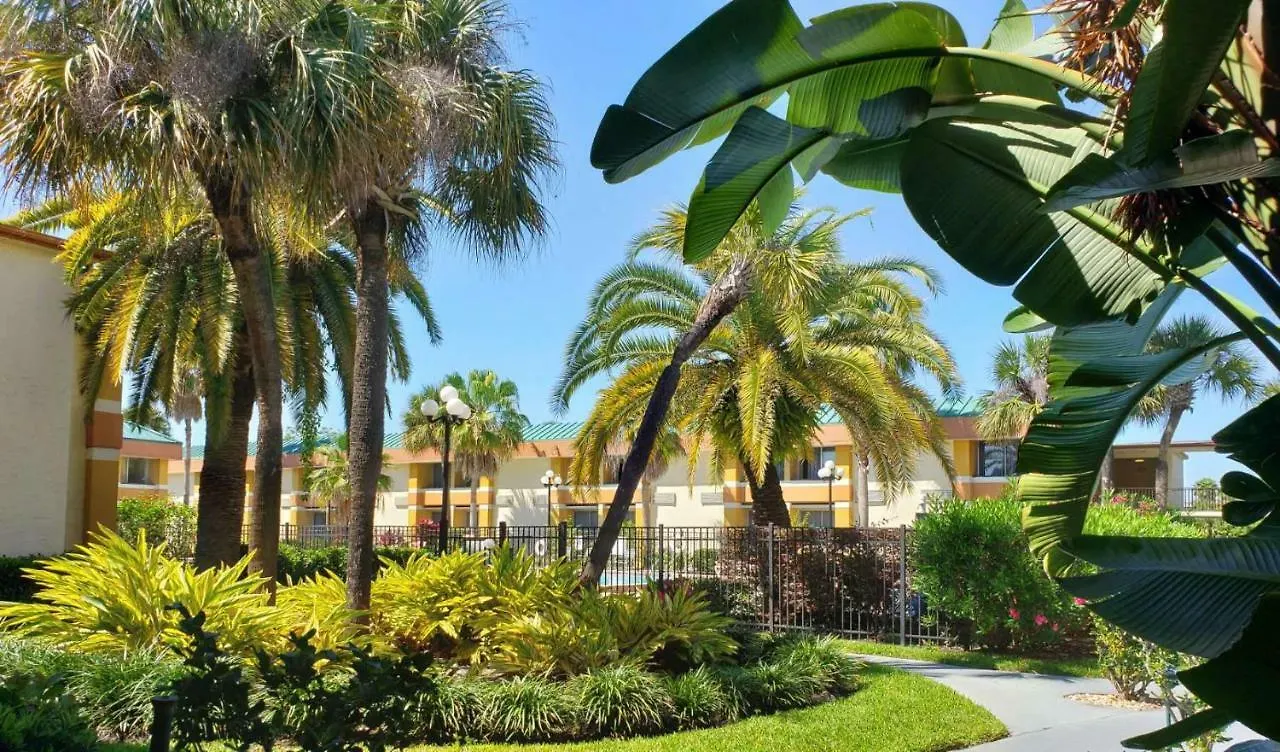Garnet Inn & Suites Orlando