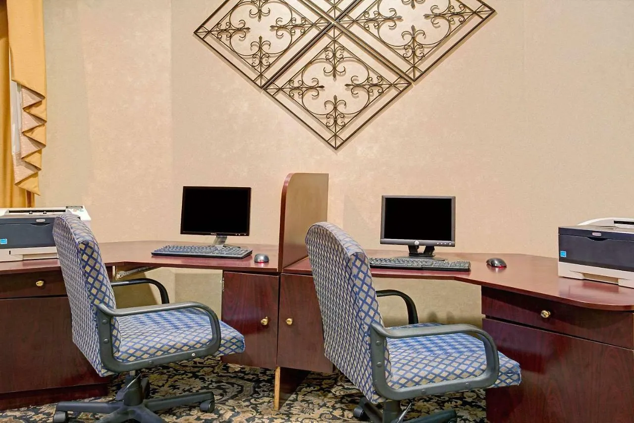 Garnet Inn & Suites Orlando Hotel