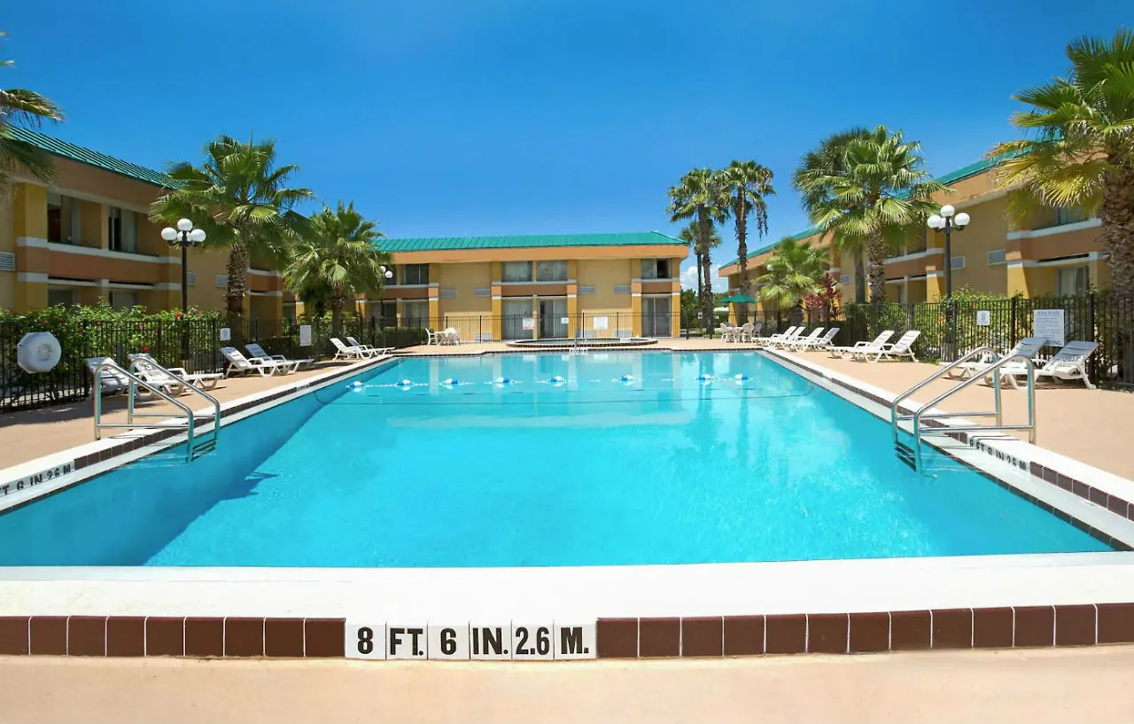 Garnet Inn & Suites Orlando